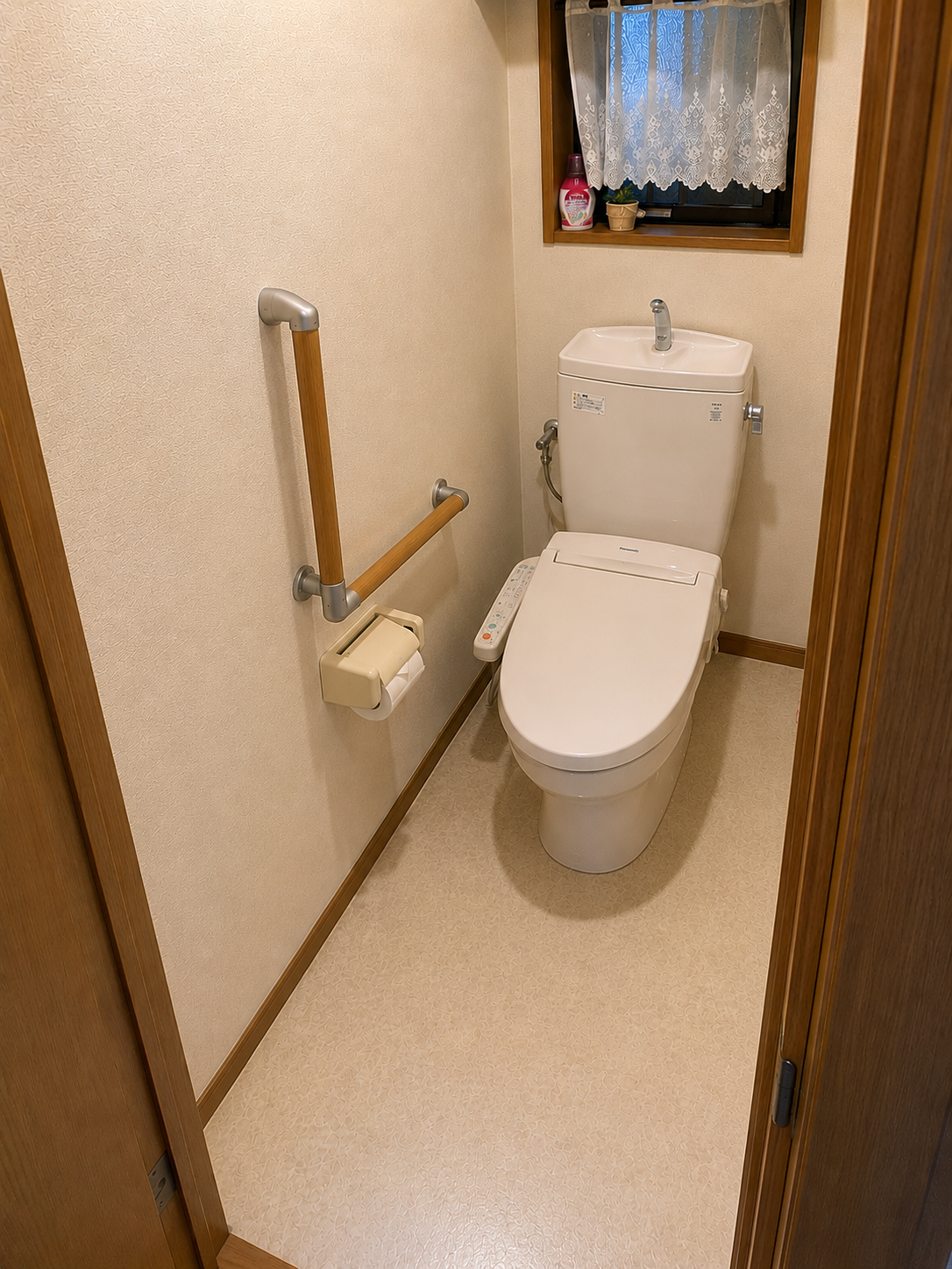 トイレ手すり設置 施工後