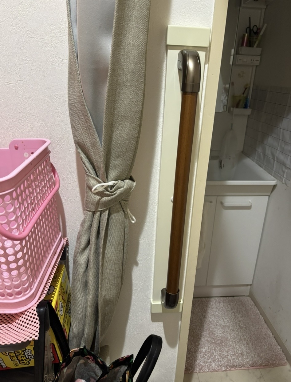 脱衣所の手すり施工